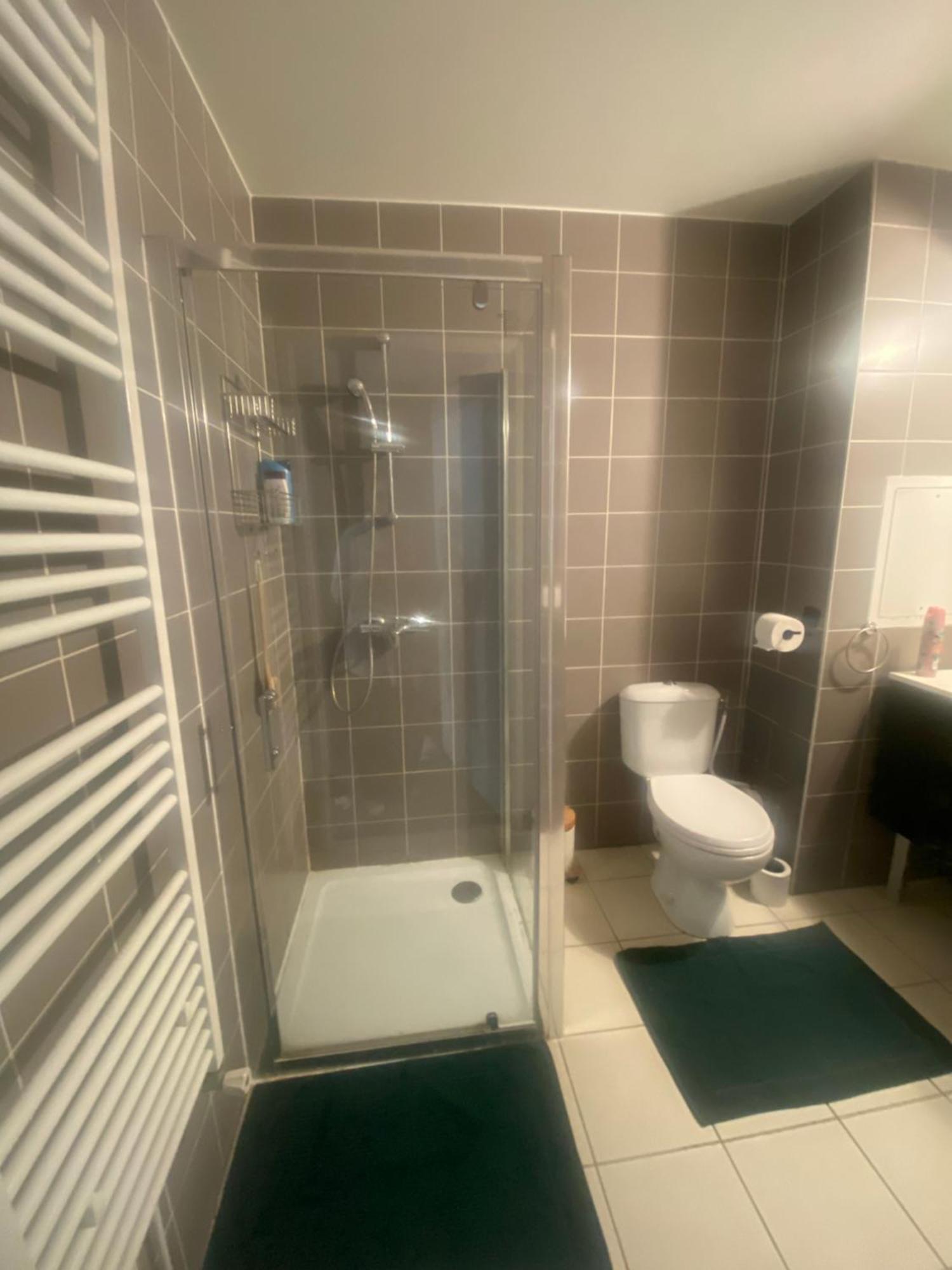 Chambre Privee Sdb Kitchenette Proche De Paris Saint-Ouen  Exterior photo